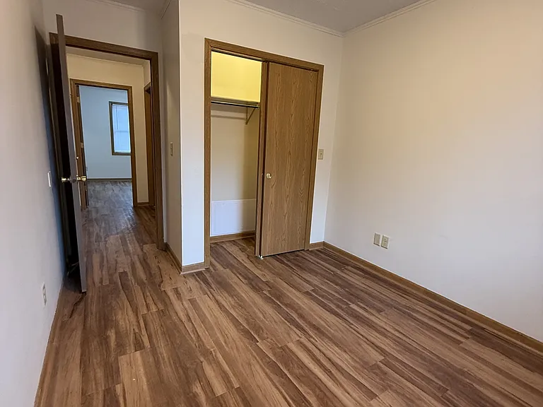 25 W Collins St #1 — Photo 11