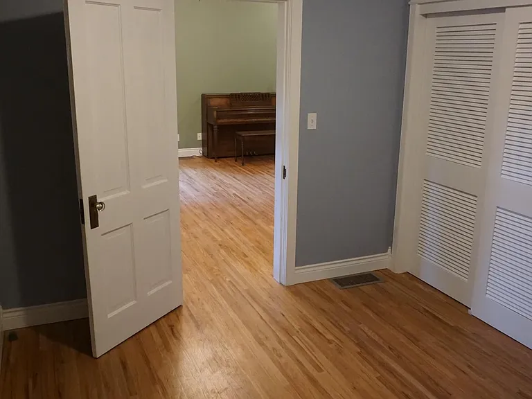 548 Washington St — Photo 10