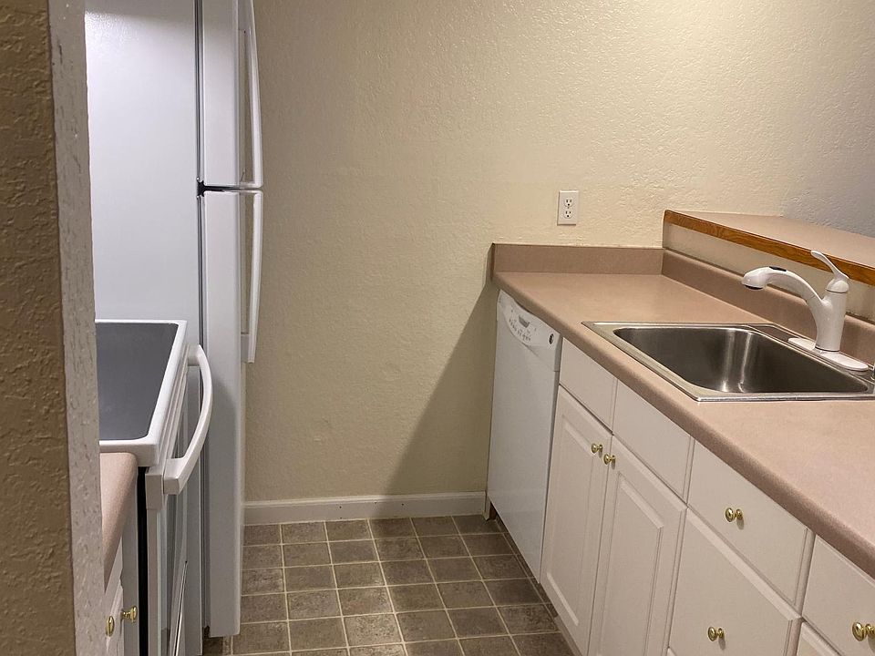 2nd image of 4254 7th Ave NE APT 103