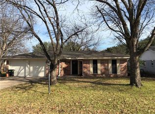 1013 Locust St, Benbrook, TX 76126