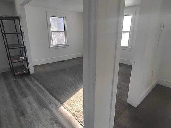 5th image of 412 New Rd #B