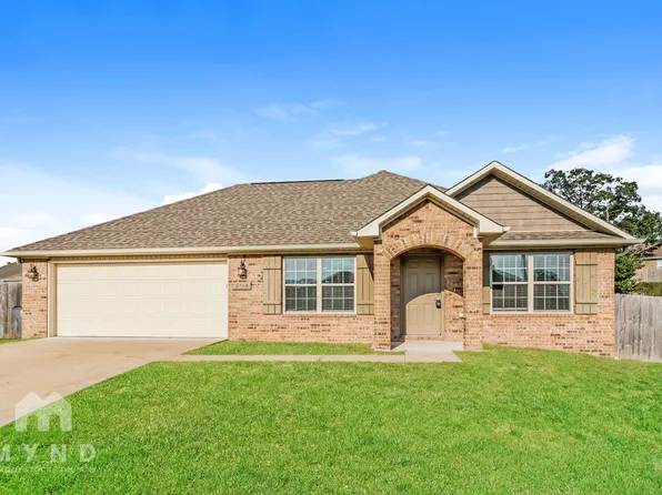 2112 Cedar Cir, Gentry, AR 72734