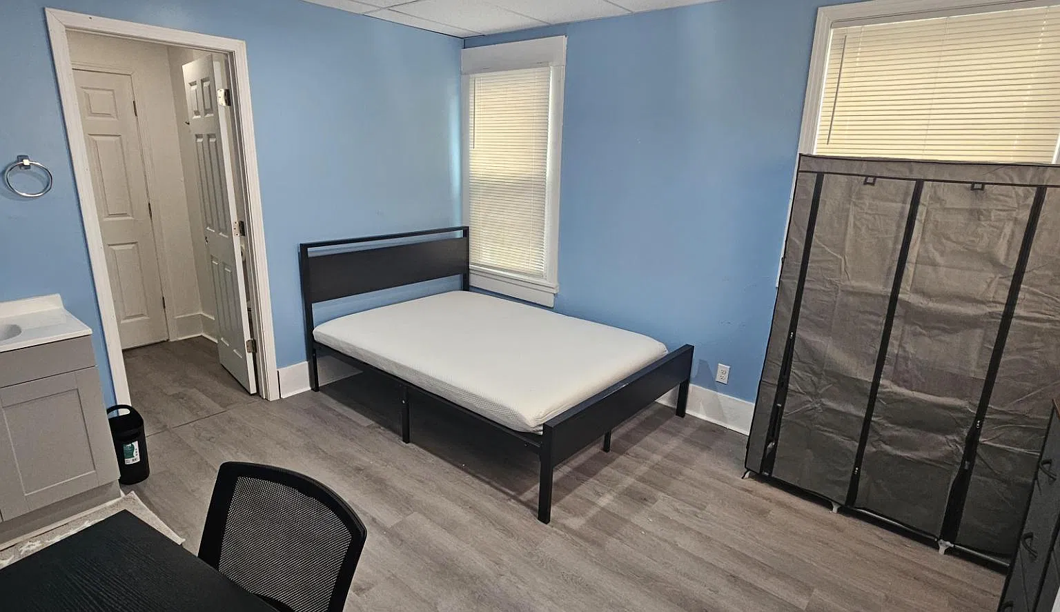 1255 Hart St - Room 1 — Photo 2