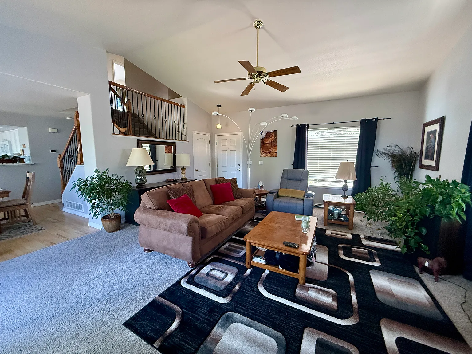 4 bed, 2361 sqft, $2,650 — Photo 2