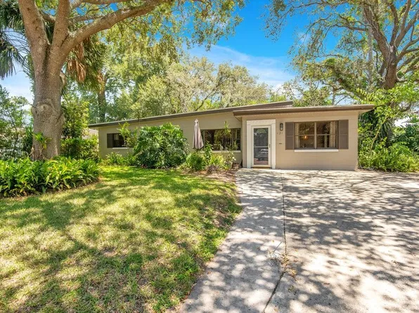 121 E Lauren Ct, Fern Park, FL 32730