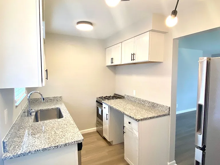 1373 W 7th Ave #H — Photo 13