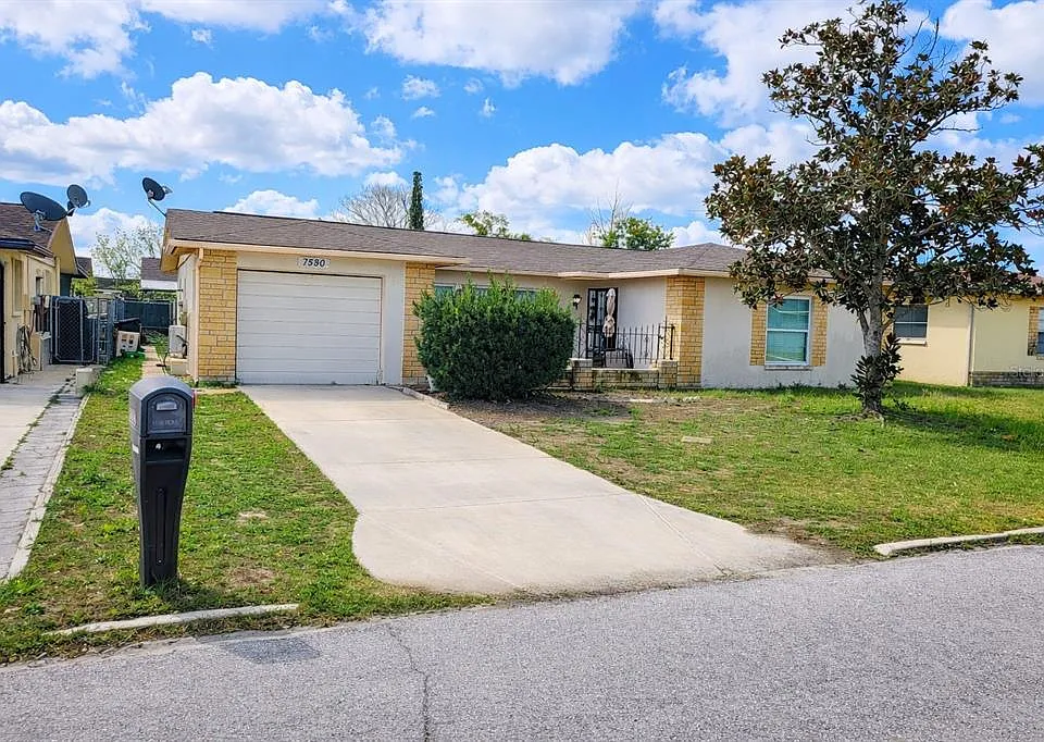7530 Judith Cres
