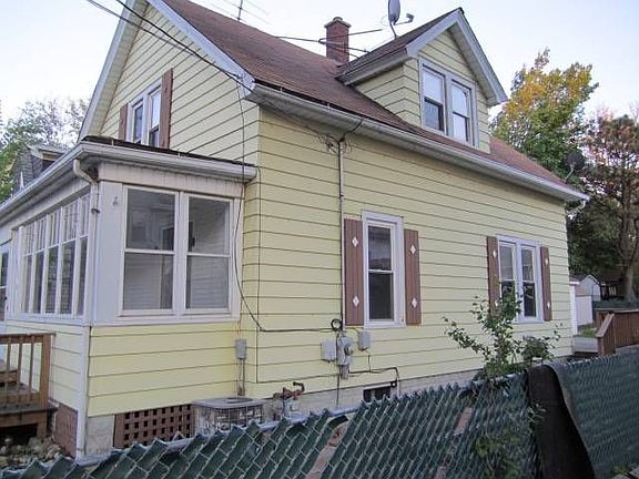 2nd image of 256 W Illinois Ave