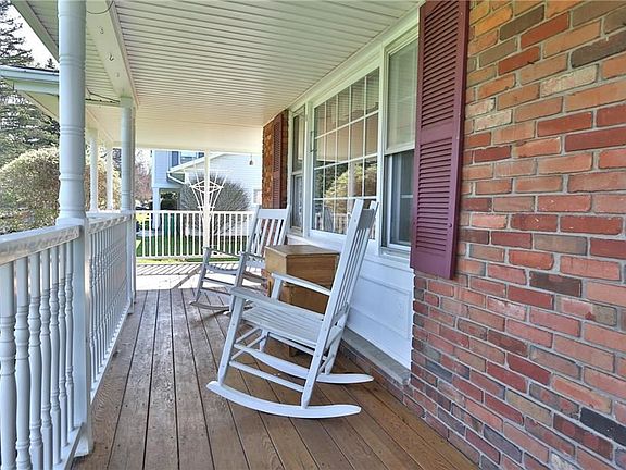 4th image of 153 Valley Green Dr