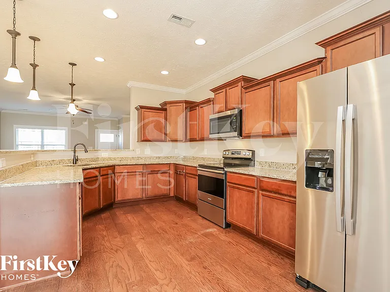 1032 Henry Place Blvd — Photo 6