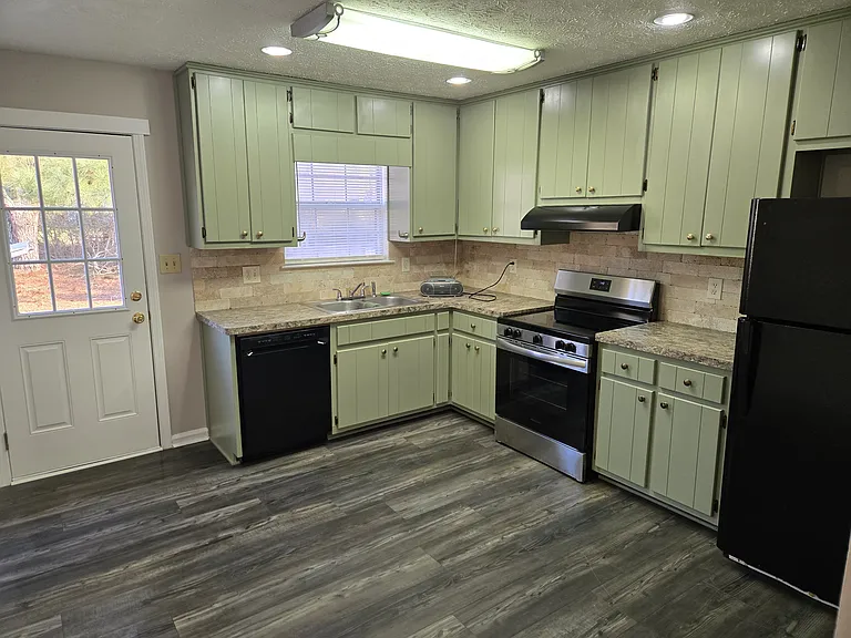 15 Steele Dr #A — Photo 9