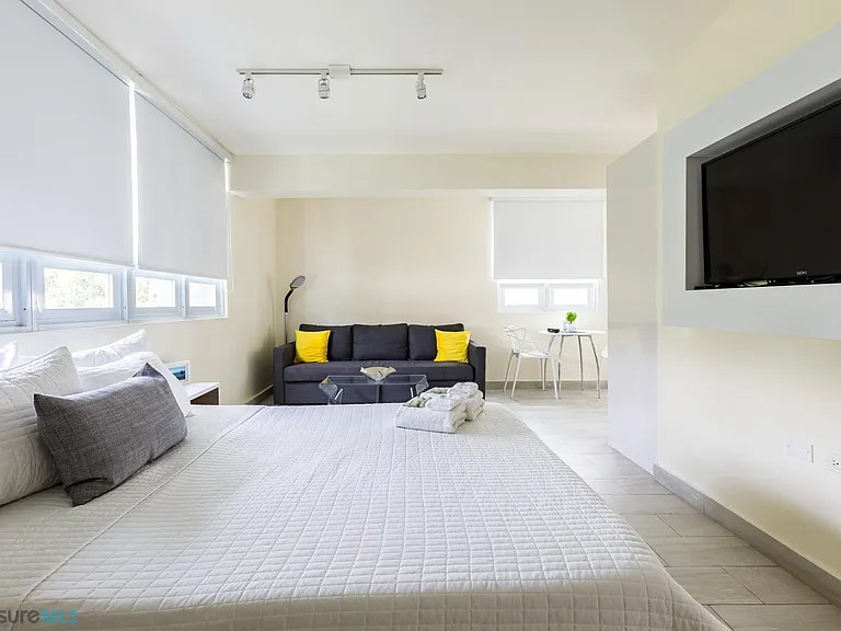 1408 Calle Aldea #3B — Photo 7
