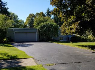 55 Brookwood Rd, Rochester, NY 14610