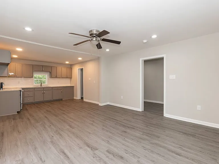 823 Branch St — Photo 13