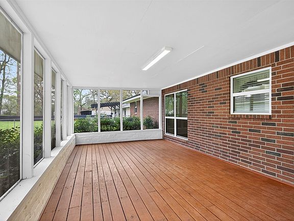 3rd image of 24915 Hickory Hill Rd