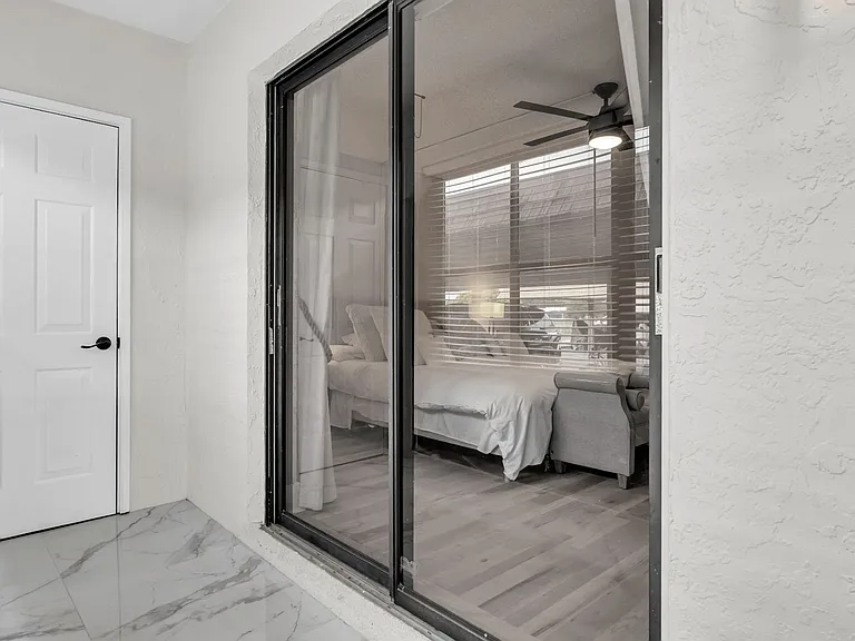 10192 Seminole Island Dr — Photo 20