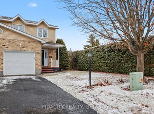 1 Kathleen Cres, Ottawa, ON K2S1L6