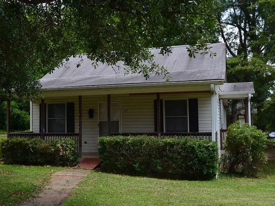1st image of 207 Dallas Pl