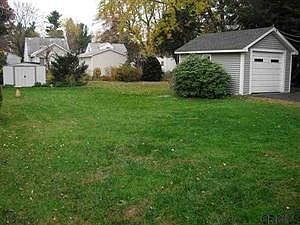 3rd image of 615 Engleman Ave