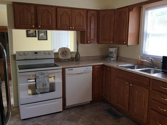 2nd image of 309 Woodlawn Dr