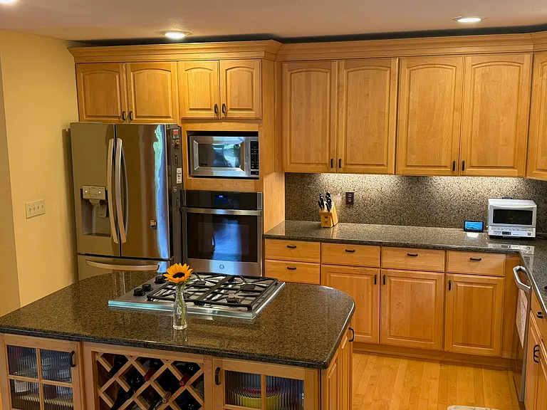 18 Acacia Rd — Photo 3