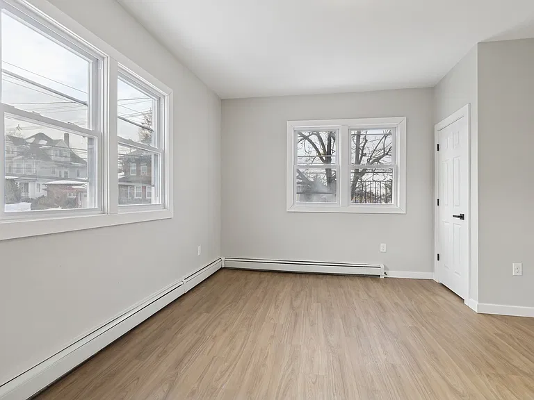 240 Broadway #2 — Photo 4