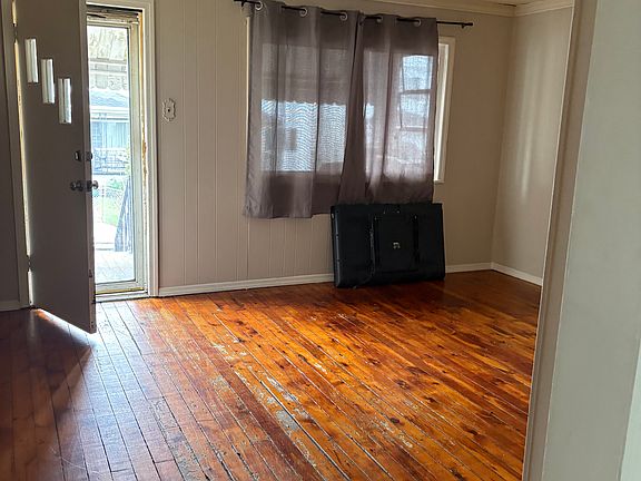 3rd image of 119 Woodland Ave