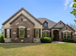 1031 Hunters Pointe Dr, Bentonville, AR 72712