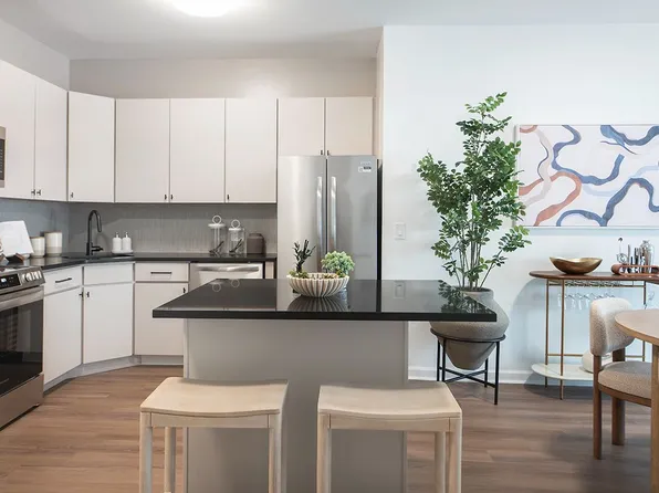 55 Riverwalk Place image 1 of 52