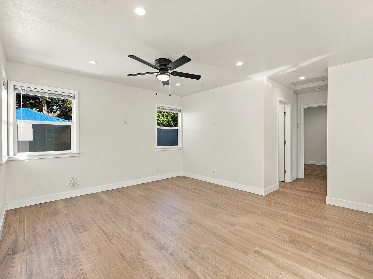 2 bed, 749 sqft, $3,000 — Photo 3