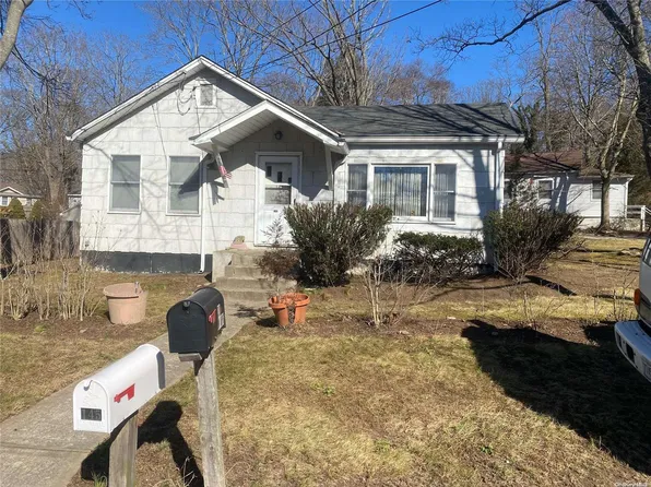 145 Locust Drive, Rocky Point, NY 11778