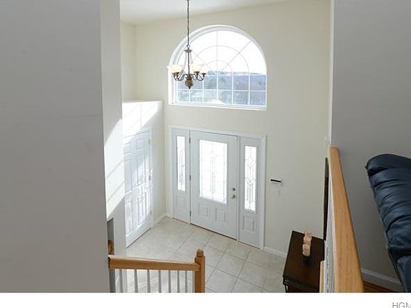 4th image of 50 Waring Dr