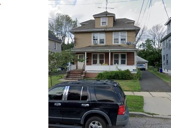 338 W 2nd St #B, Bound Brook, NJ 08805