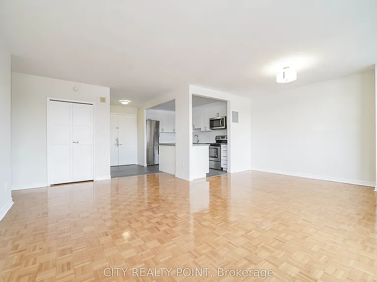 10 Shallmar Blvd #211 — Photo 4