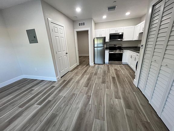 2nd image of 475 Umatilla Blvd APT 5