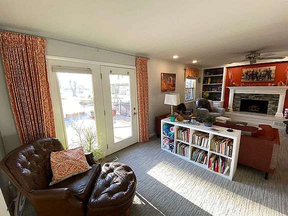 3rd image of 7946 Goodway Dr