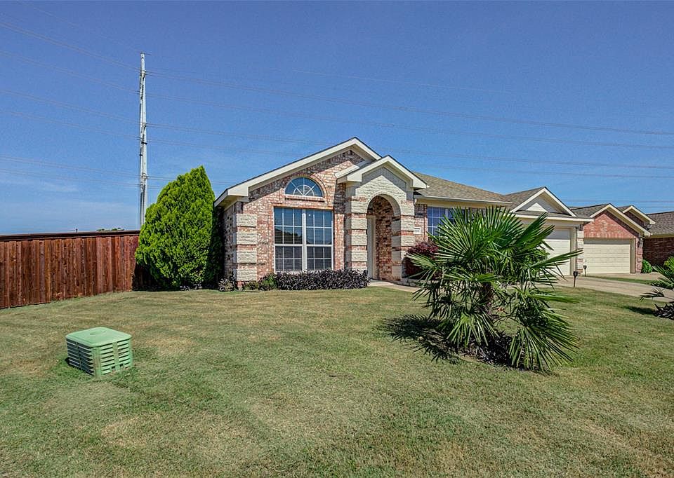 1st image of 1611 Brookleaf Dr
