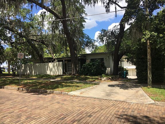 3rd image of 807 Hillcrest St