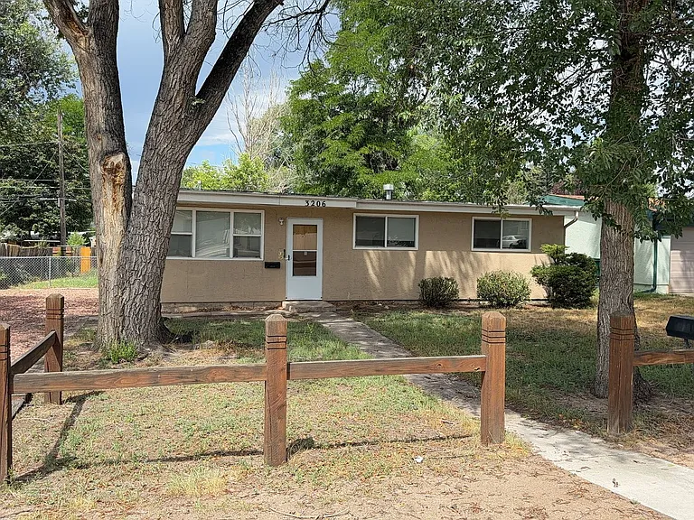 3206 N Hancock Ave — Photo 1