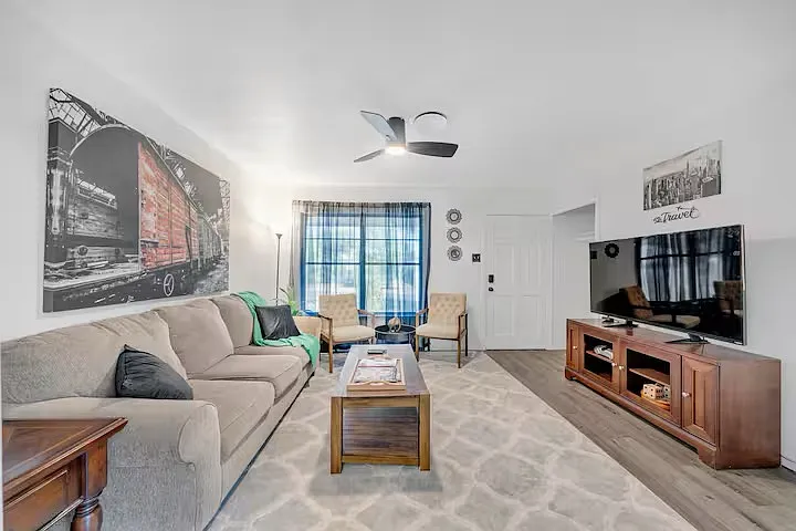 3018 Woodcliffe St — Photo 4