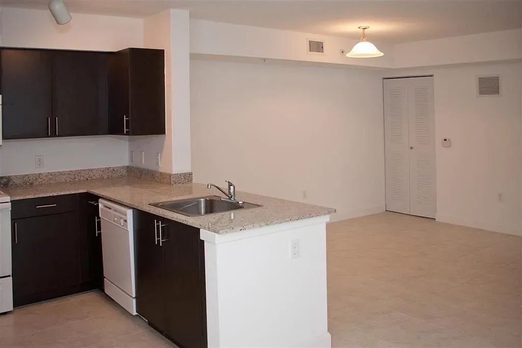 Villa Capri Apartments — Photo 1