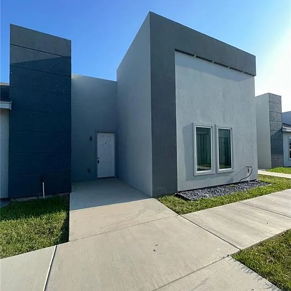 1002 N Glasscock Rd #3 — Photo 2