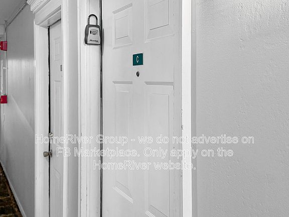 4th image of 1646 Towne Dr APT C
