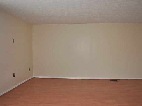 4th image of 6254 Hammett St