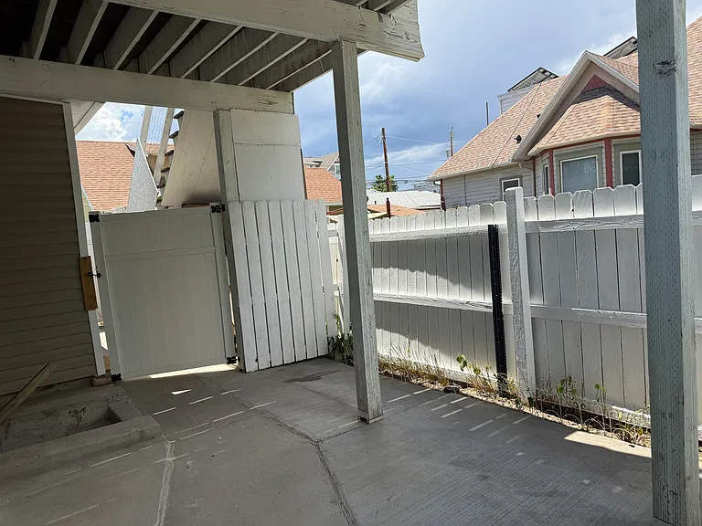 851 White Ave #1 — Photo 8