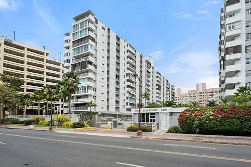 COND LOS PINOS AVE ISLA VERDE TORRE ESTE 2-E Photo 1 COND LOS PINOS AVE ISLA VERDE TORRE ESTE 2-E Photo 1
