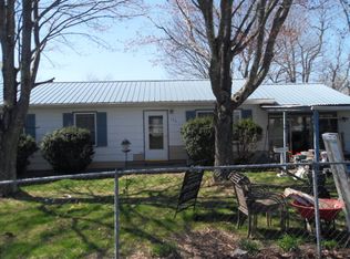 130 Dover St, Mount Hope, WV 25880