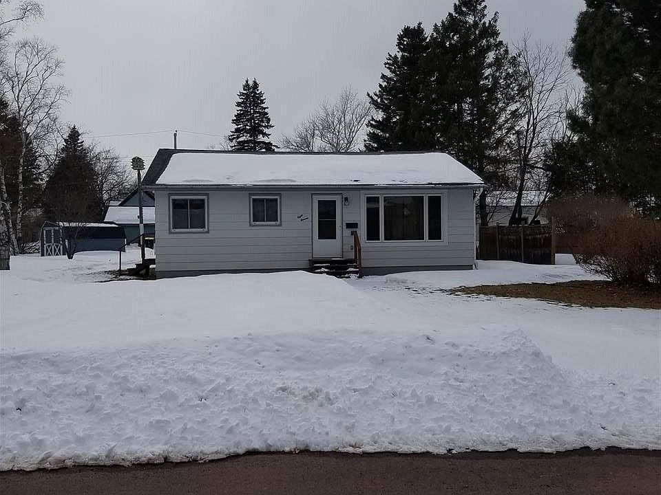 1st image of 811 12th Ave W