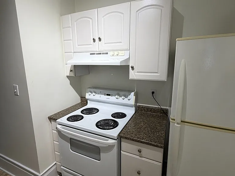 80 Bridge St W #4 — Photo 12