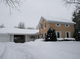 1028 E Monroe Ave, Hartford, WI 53027